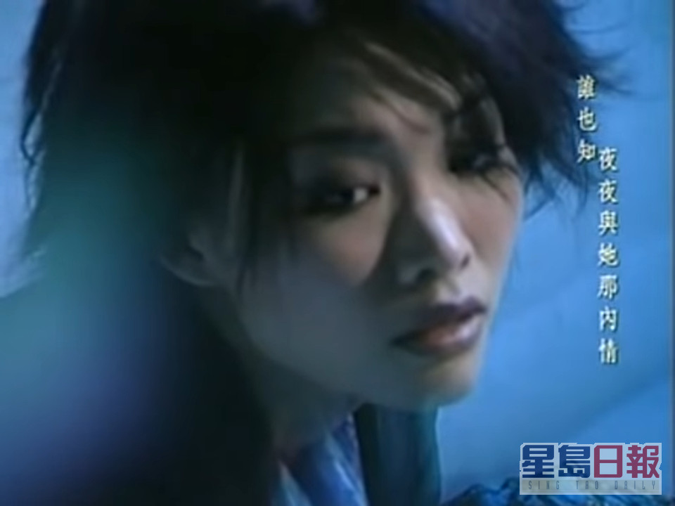 許美靜90年代憑一曲《明知故犯》紅遍華語樂壇。