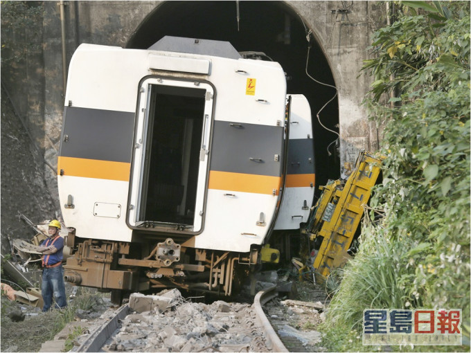 據台鐵太魯閣號事故最終調查報告公布，工地主任多項違規釀慘劇。 AP資料圖片
