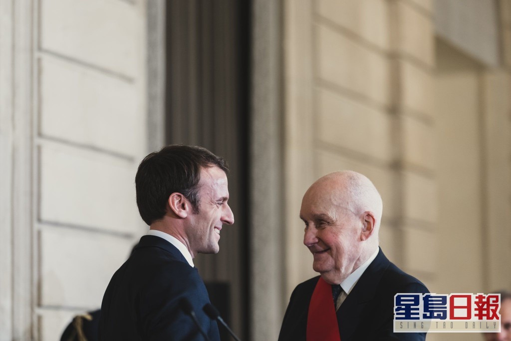 法国总统马克龙发文悼念Michel。