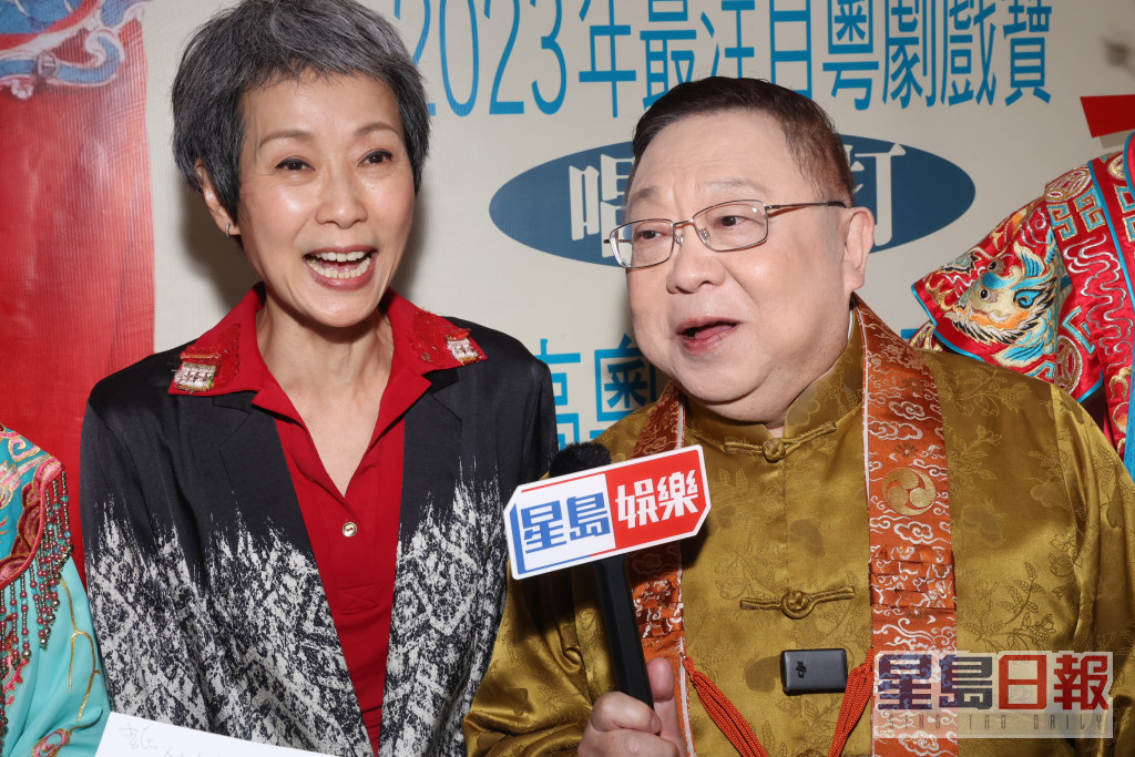 李居明透露叶童是疯狂的粤剧迷。