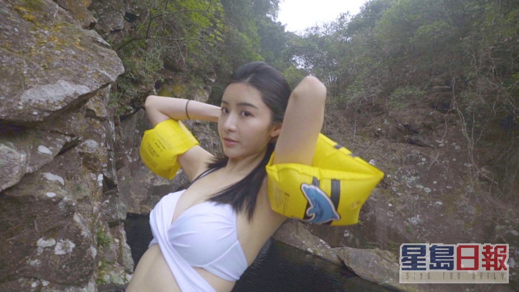 当年陈欣妍（左）拍ViuTV节目《美女郊游游》好博命。