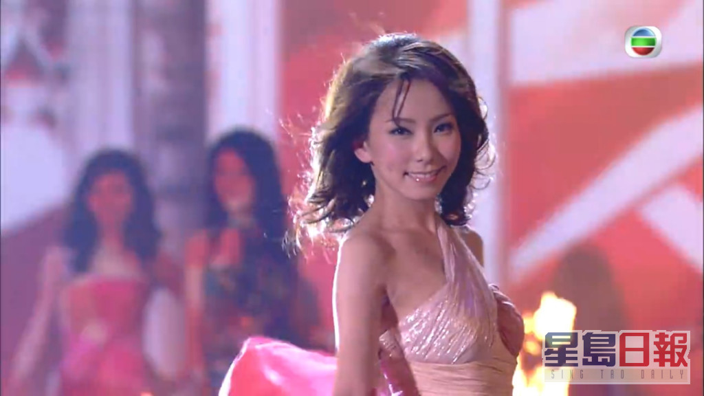 文凯玲以27岁「赶尾班车」姿态参加2010年香港小姐。