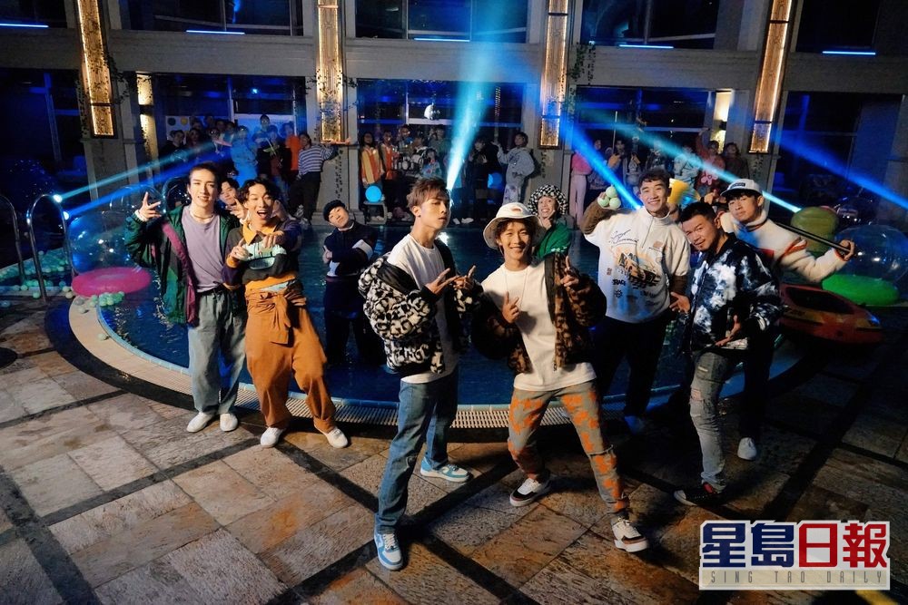 《Rebound》MV因有工作人員及數名歌手染疫，被冠名「MV群組」。