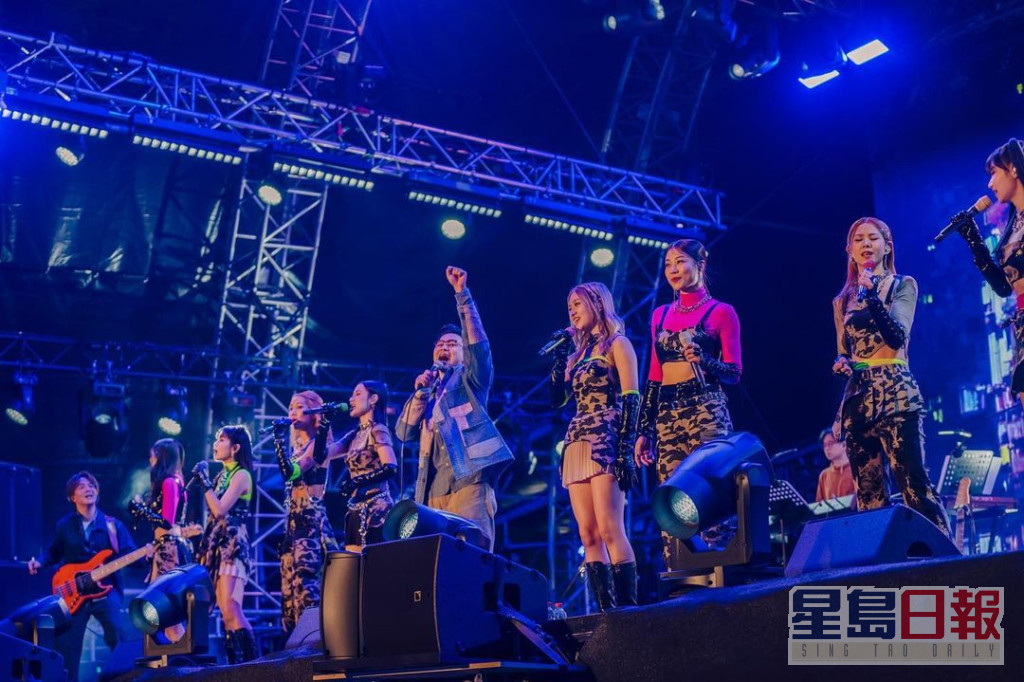 女團COLLAR今年3月4日全體為本地音樂盛事《Clockenflap音樂節》擔任表演嘉賓。  