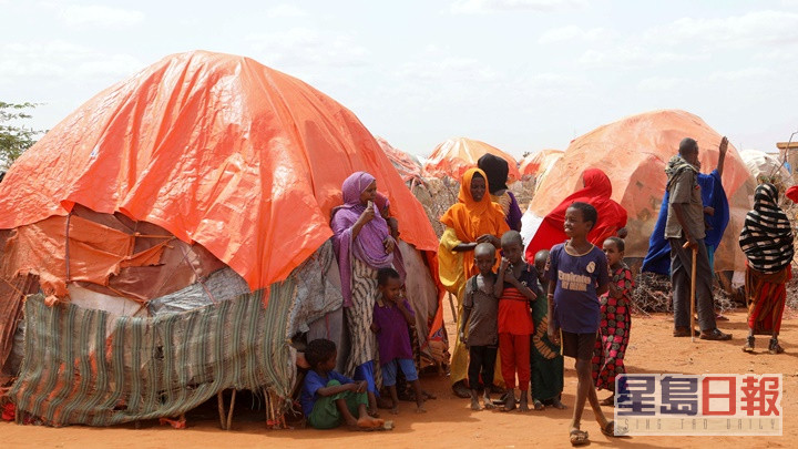 有受饑荒影響索馬里民眾要入住難民營接受援助。路透社資料圖片