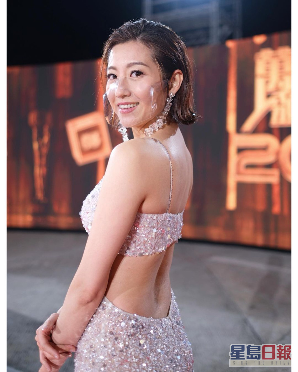 陳自瑤在去年年初出席《萬千星輝頒獎典禮2022》的造型。