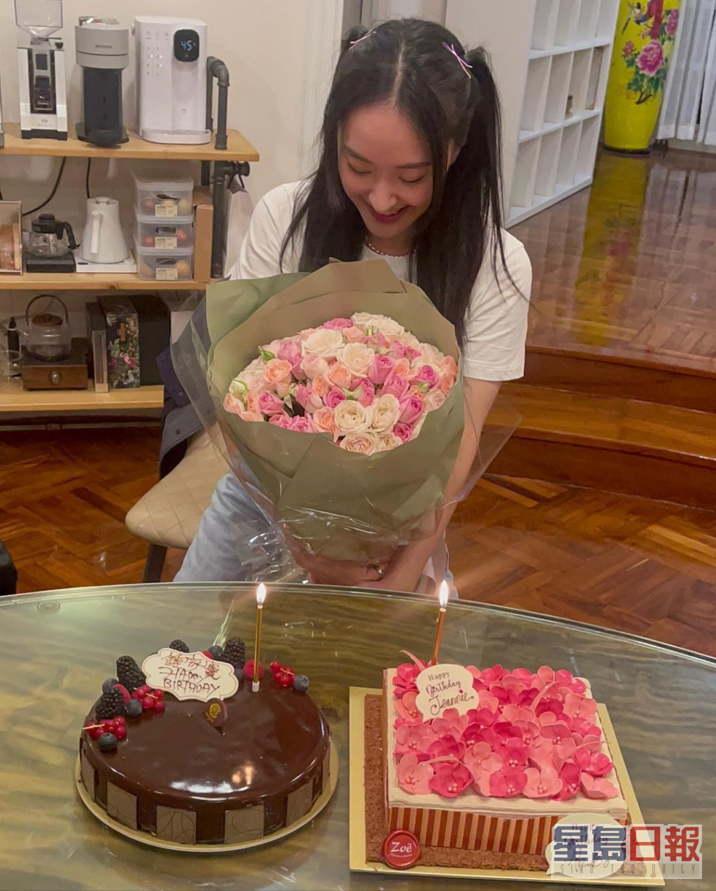 陳瀅生日收到好多花及蛋糕。