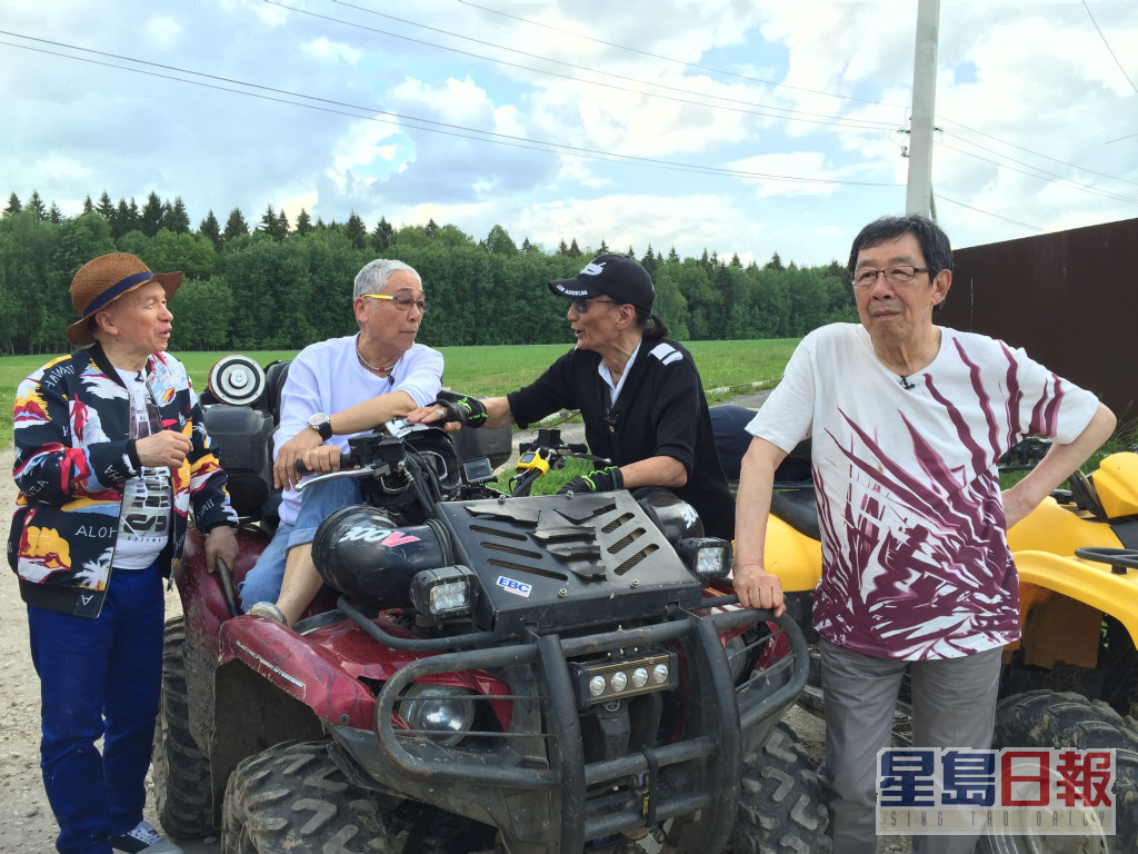 當日無綫邀來(左起)曾江(已故)、謝賢(四哥)、胡楓(修哥)、Joe Junior拍旅遊節目《4個小生去旅行》。