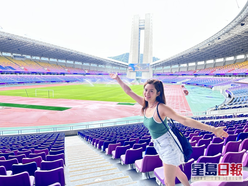 到杭州奥体中心体育场参观。