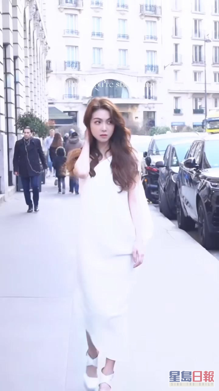 薛凯琪在社交网大晒在巴黎拍摄的片段。