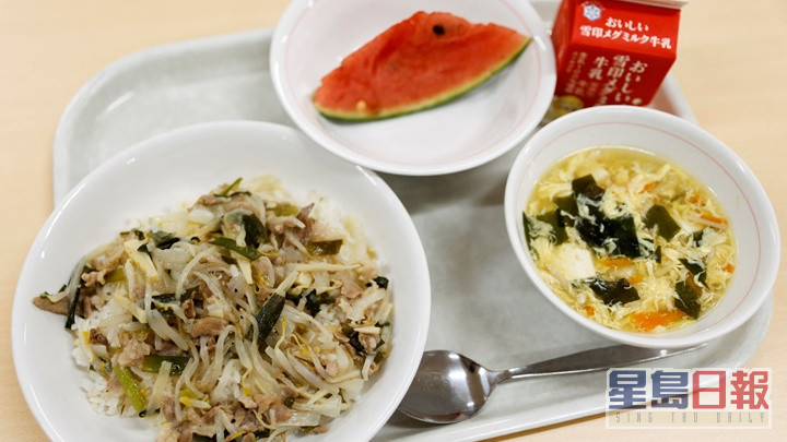 通脹升溫下，日本的學校為準備午餐而大為頭痛。路透社圖片
