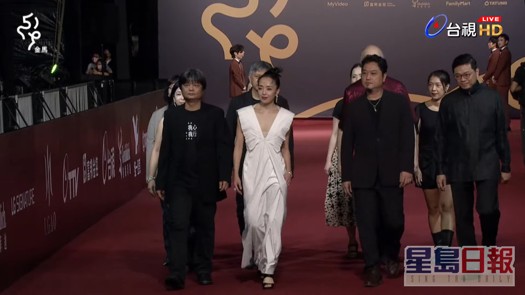 台灣知名許芳宜舞者以《我心我行》入圍最佳動作設計獎，中門大開現身。
