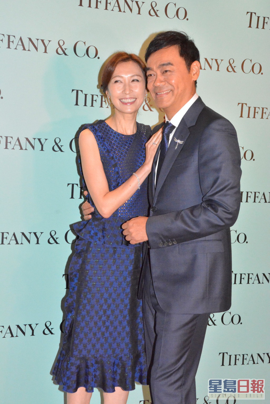 郭蔼明与影帝刘青云于1998年结婚，非常恩爱。