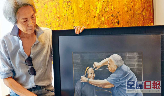 鄧錦群早幾年開始蒲頭接受媒體訪問，大談畫畫的創作生涯。