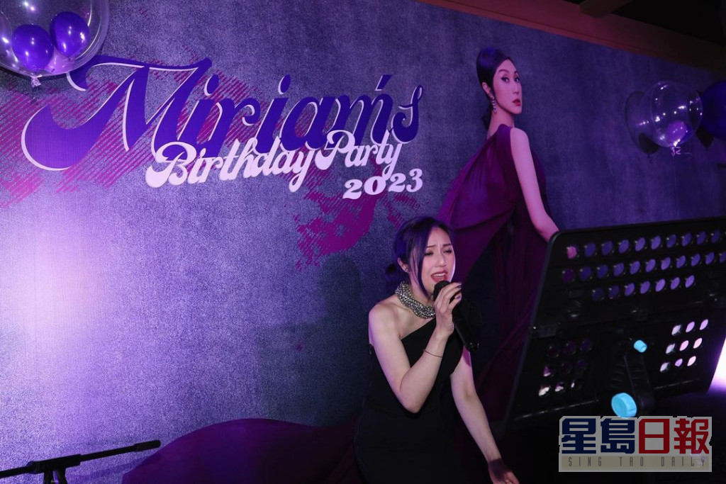 周启生忽然又批评杨千嬅唔适宜唱歌。
