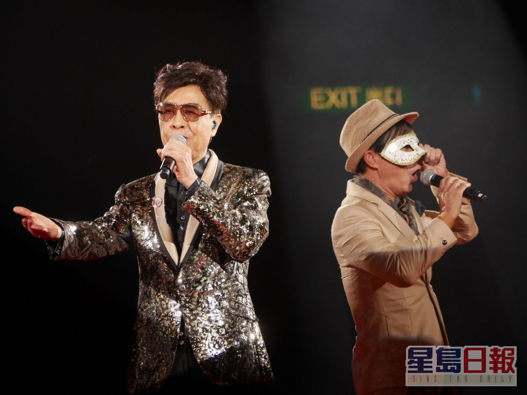棠哥演出《輝黃2000演唱會》時險重演阿Lam「墮窿」事件。