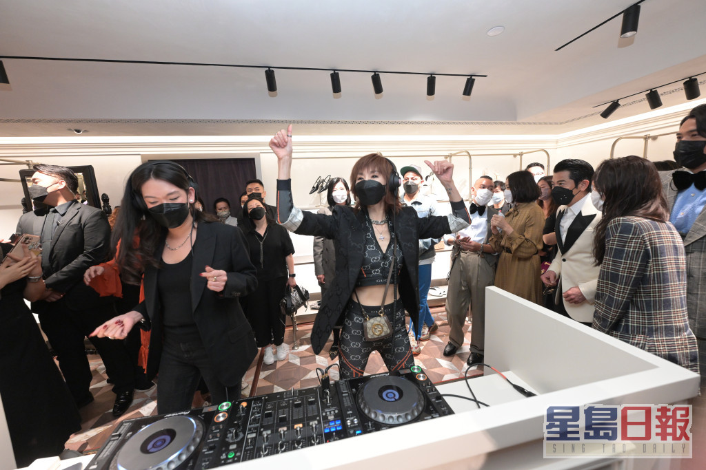 张曼玉对音乐仍然很有热诚，试过现身活动担任DJ。