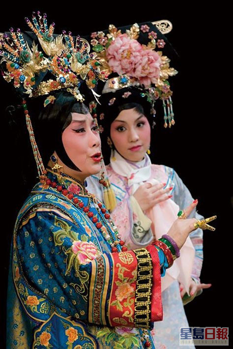 阿姐十多年前已邀當時剛出道的謝曉瑩演出《德齡與慈禧》。