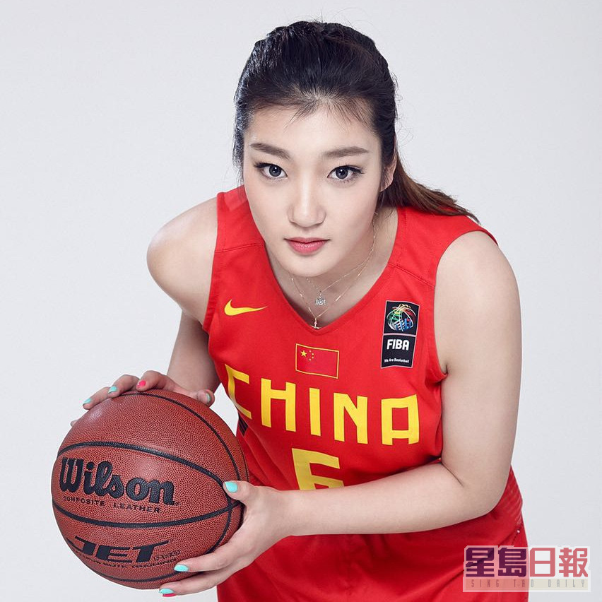 李夢為中國女子籃球隊成員，2013年已加入中國代表隊出賽。