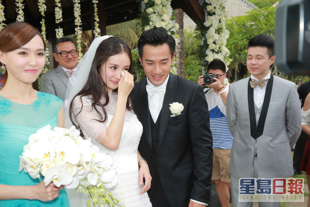 刘恺威与杨幂2013年奉女成婚。  ​