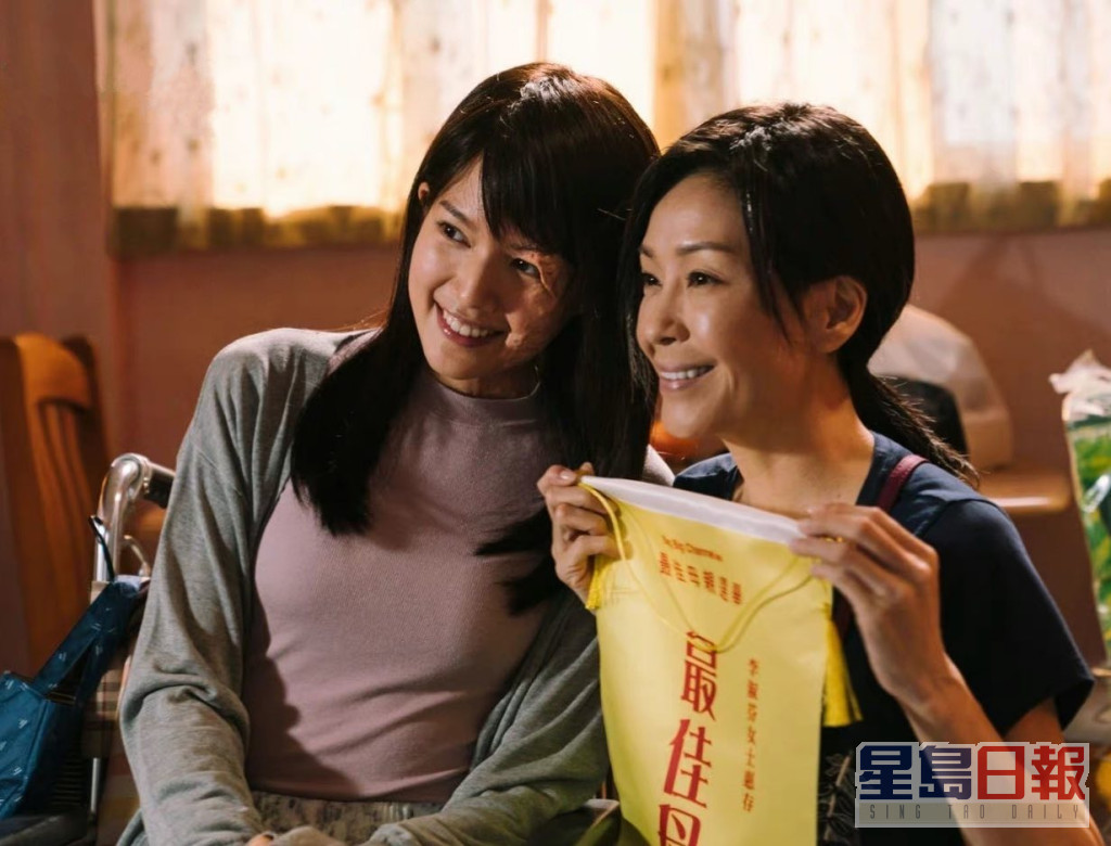 在TVB热播剧《金宵大厦2》饰演毁容女「渺渺」。