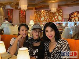 林颖娴与陈曼娜是好友。