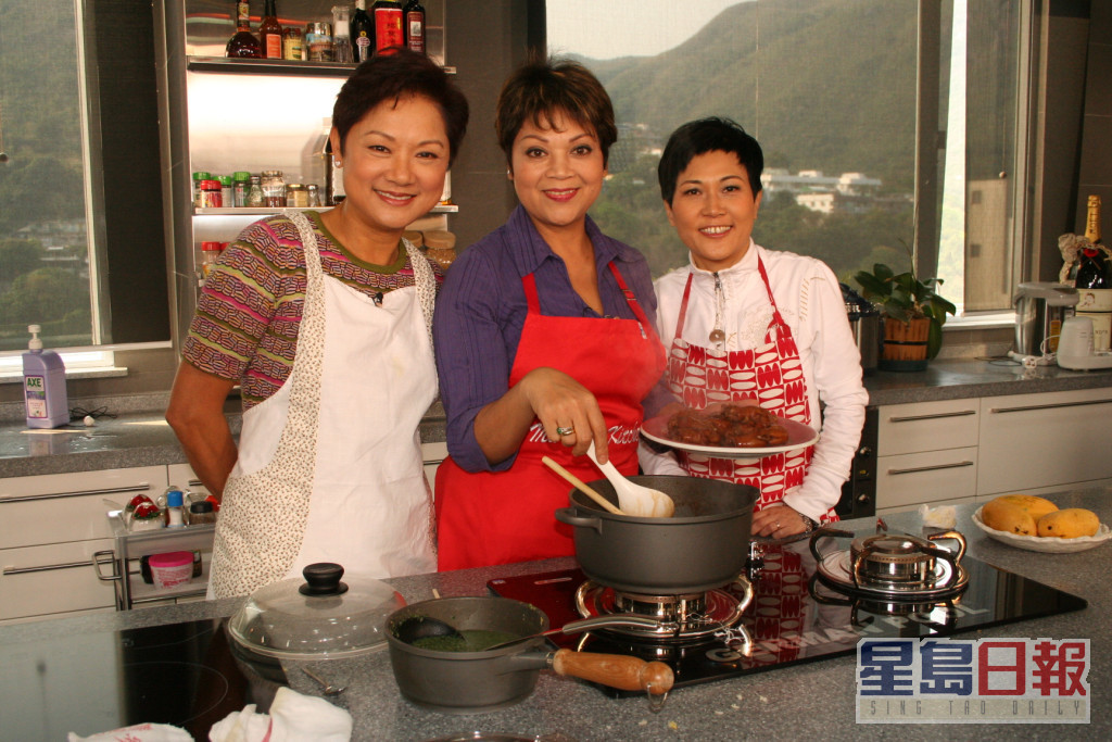 后来肥妈为有线主持烹饪节目《肥妈私房菜》长达7年，奠定烹饪节目主持霸主地位，更推出多本食谱。