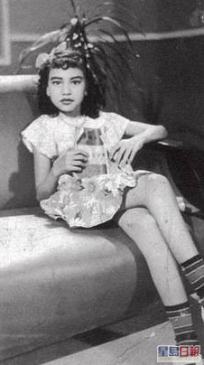 余慕莲小时候已经是童星。