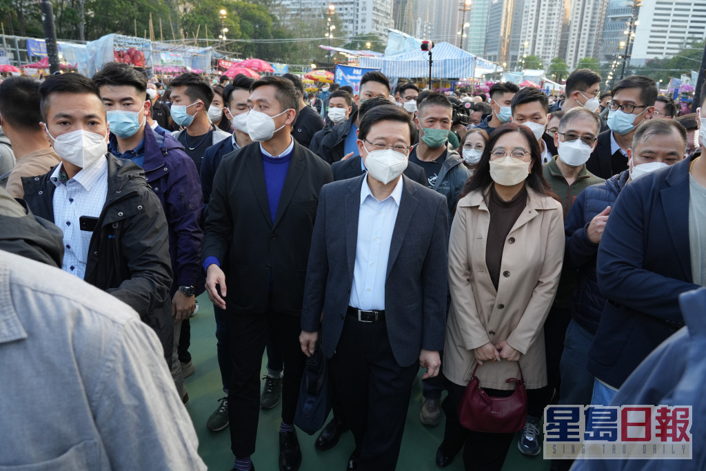 特首李家超行維園花市。蔡建新攝