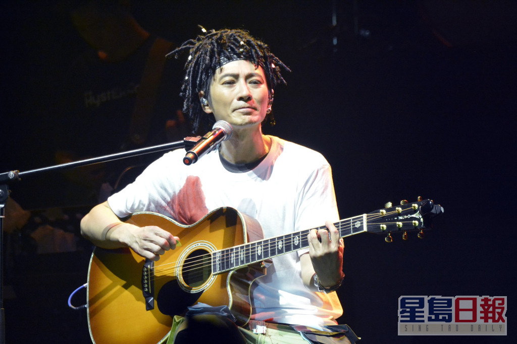 歌手出身的孙耀威2018年曾回港开骚。