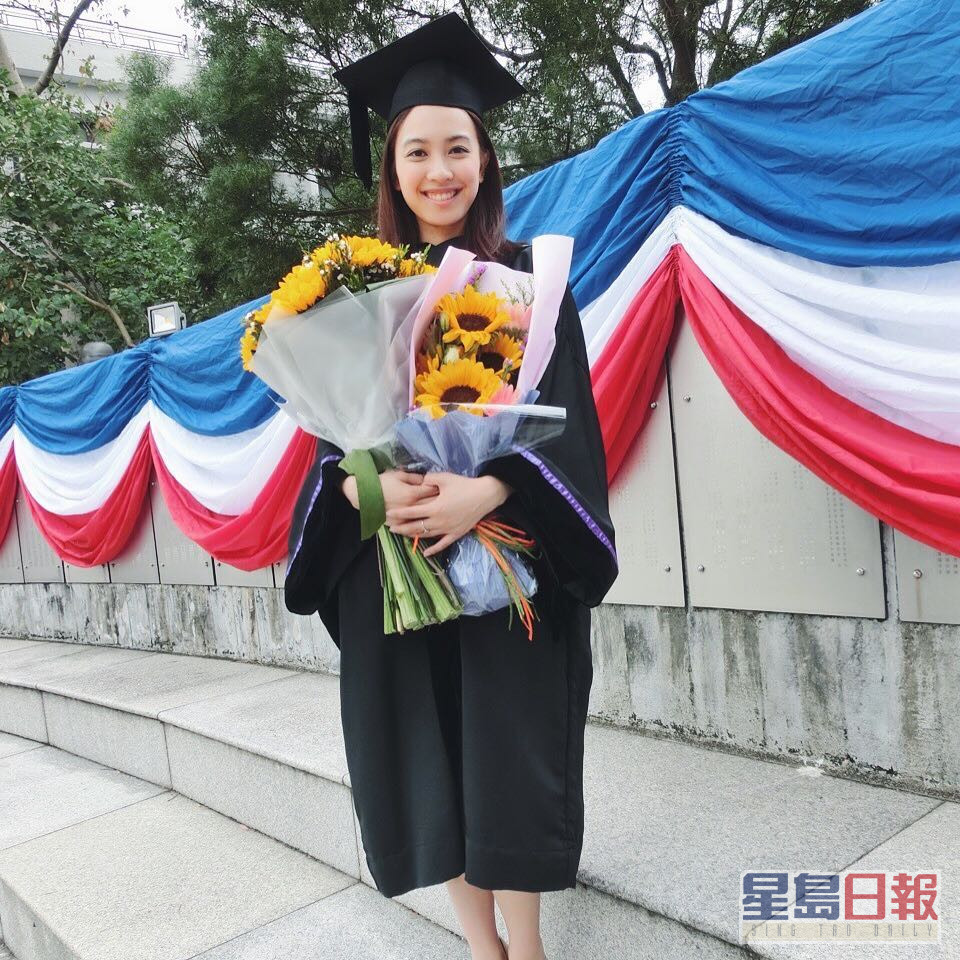 朱千雪喺2016年9月修读香港城市大学法律博士学位，2020年时成为大律师。