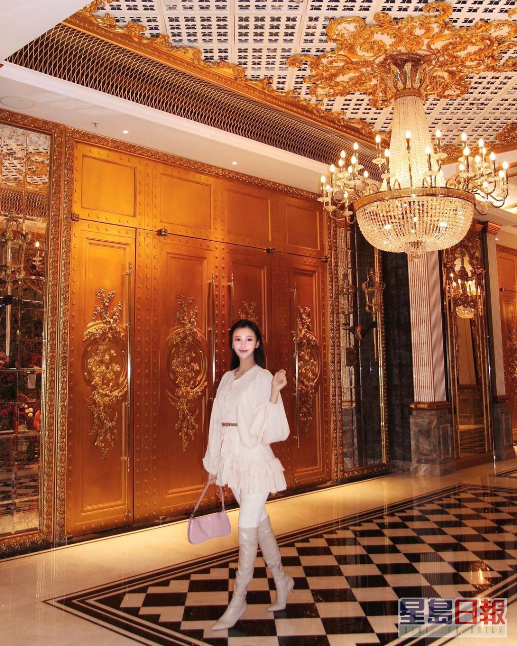吴玥彤经常出入酒店。