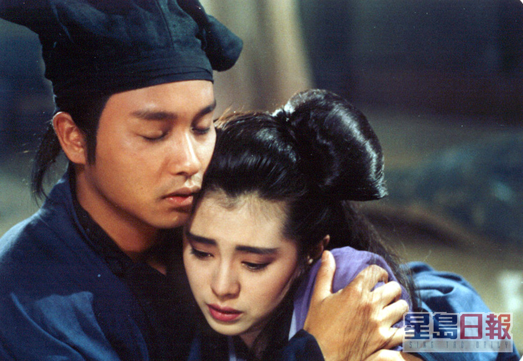 王祖贤1987年与张国荣拍摄电影《倩女幽魂》轰动全亚洲，红到日本、南韩都有粉丝。