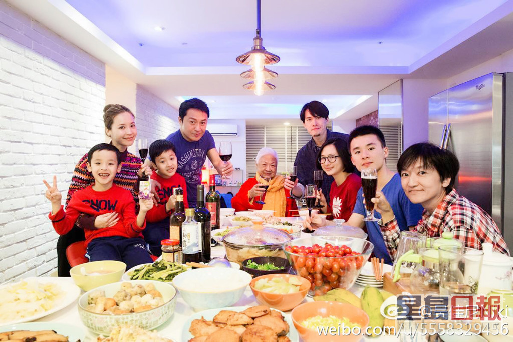 2017年，馬景濤於微博發了一篇手寫長文《十年一覺愚公夢》，宣佈與其第二任妻子吳佳尼結束10年婚姻。
