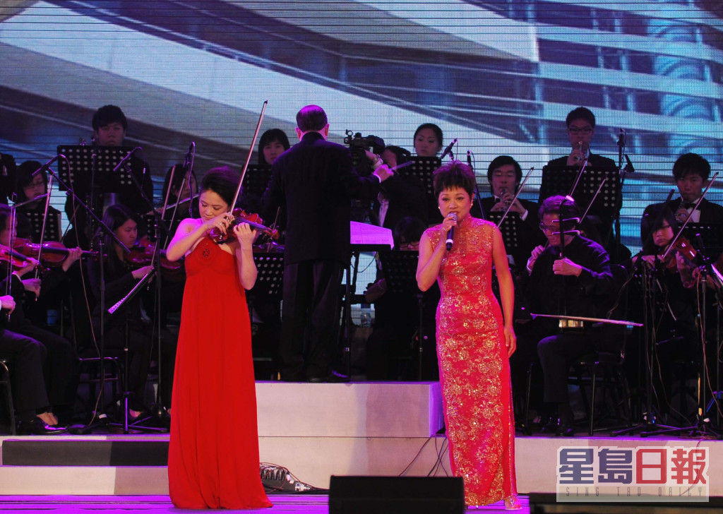 《上海滩》成为叶丽仪的代表作品，歌曲传颂至今，00后都识唱「浪奔浪流」。