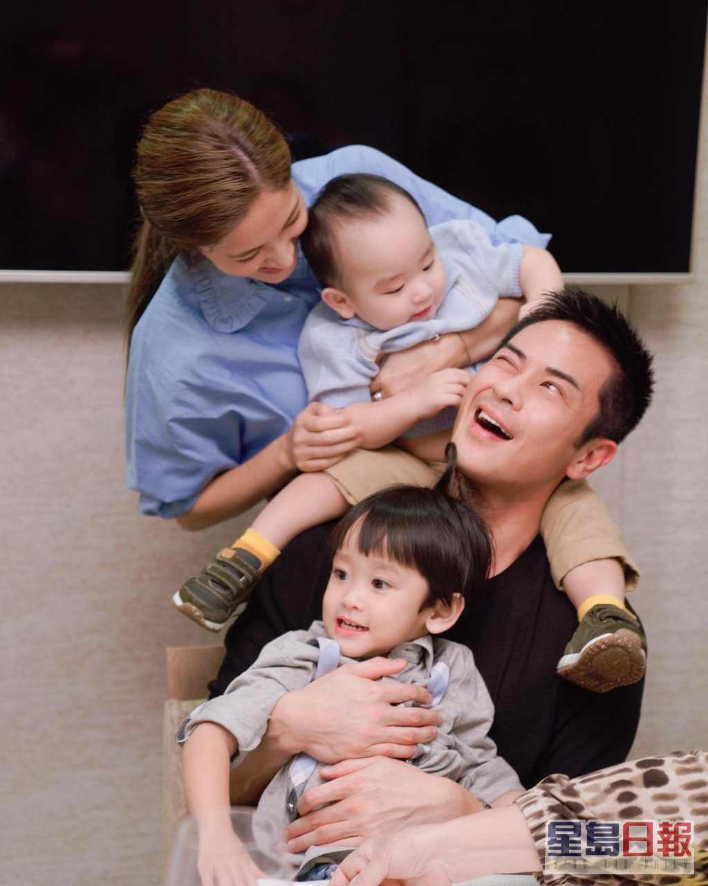 陈凯琳与郑嘉颖经常在社交网分享家庭照。