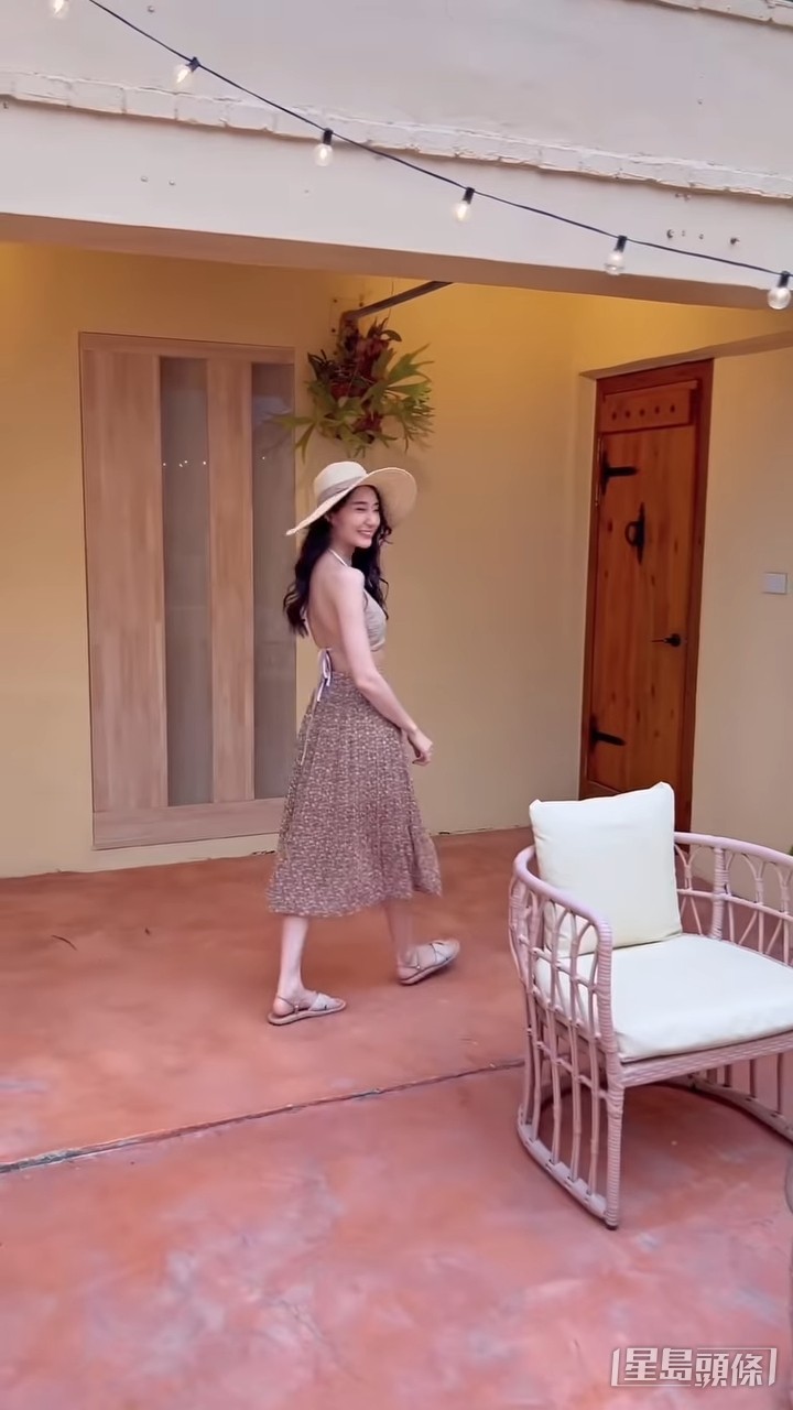 回眸一笑,介紹間屋。