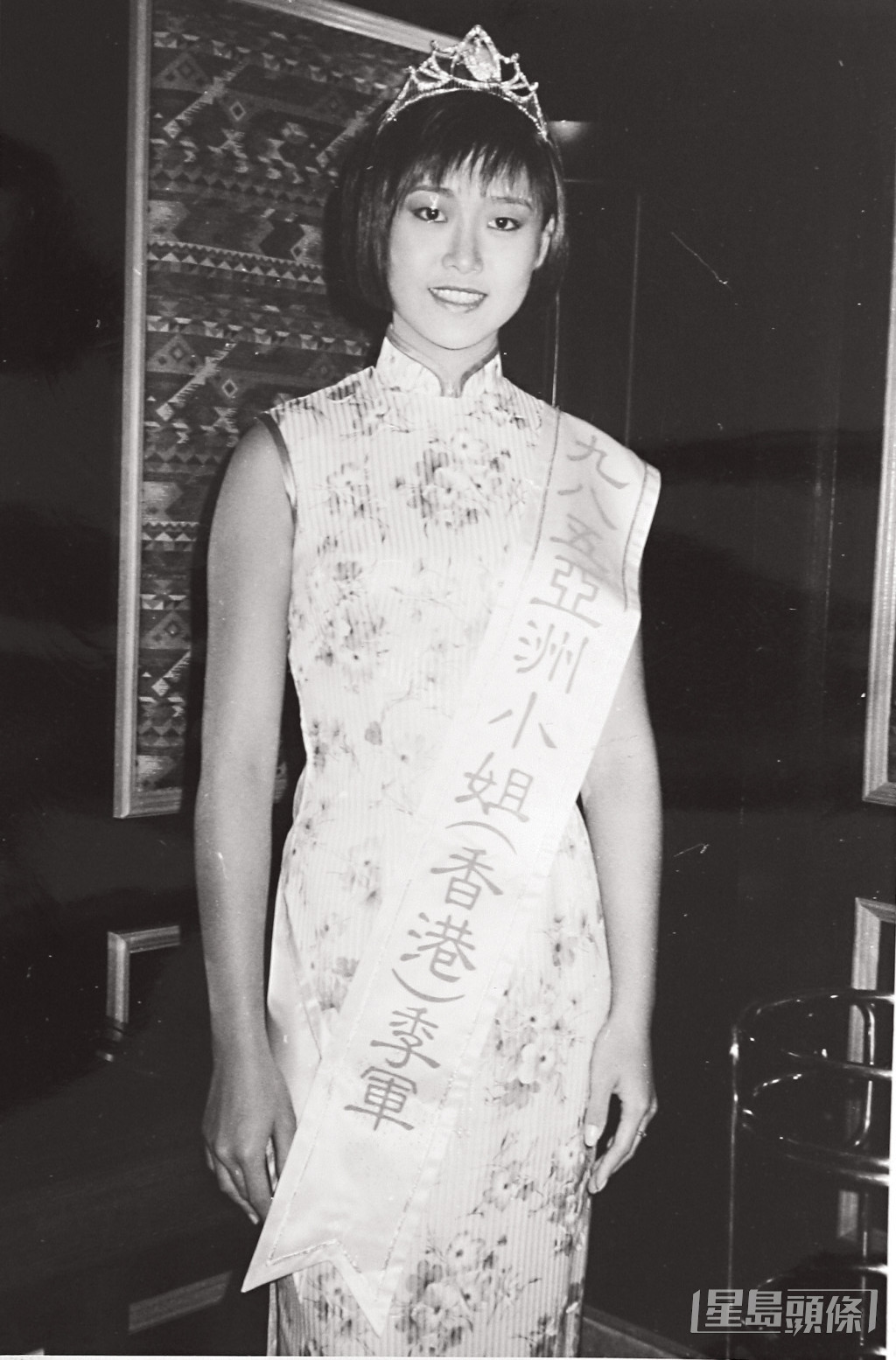 叶玉卿在1985年参加首届亚洲小姐竞选获得季军，签约亚视晋身香港演艺圈。