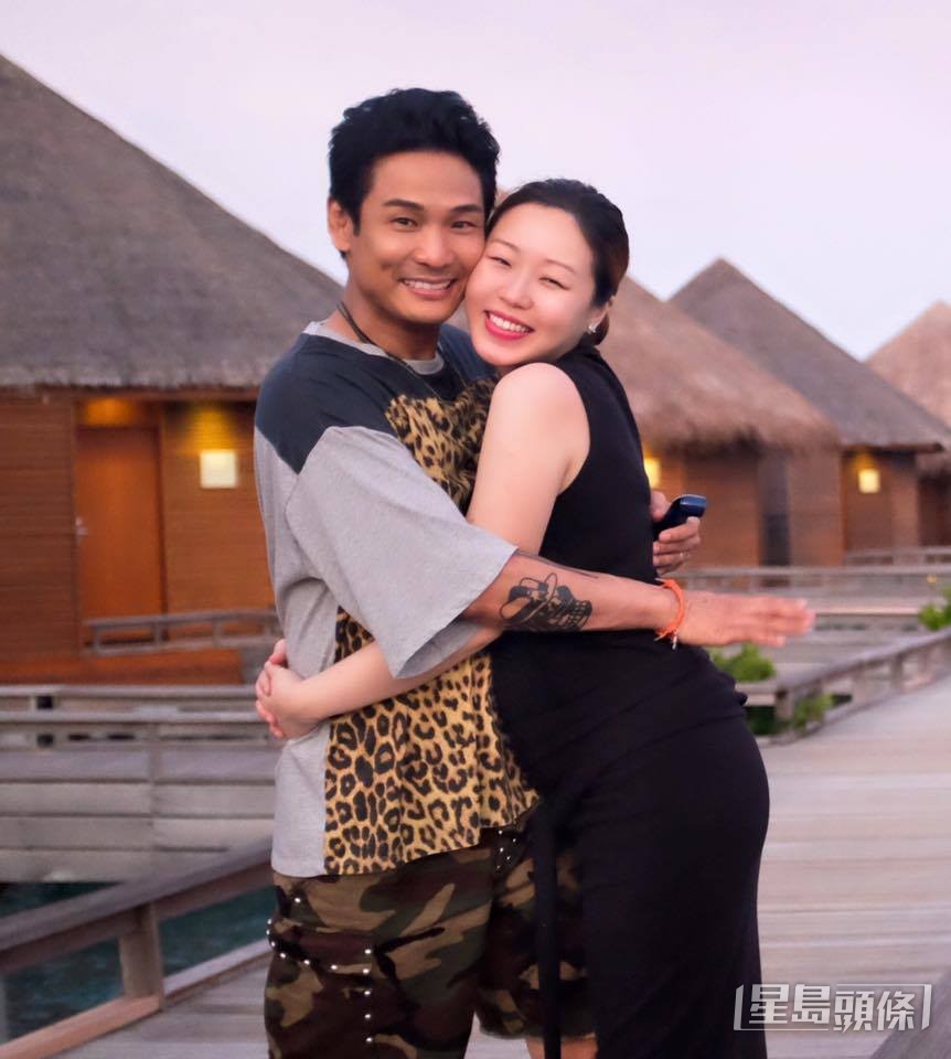 杜德偉同太太Ice好恩愛。