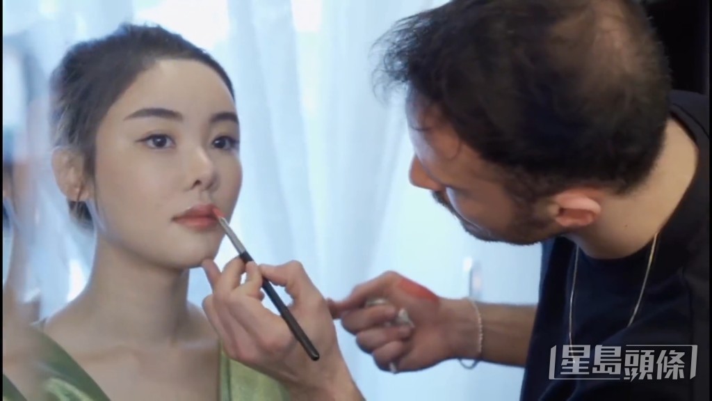 上妝後的蔡天鳳。