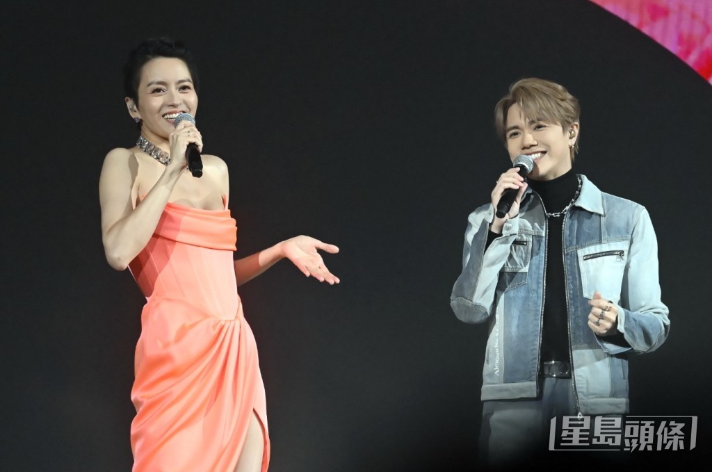 張敬軒做嘉賓企女神隔離冇晒自信，原因係梁詠琪太高。