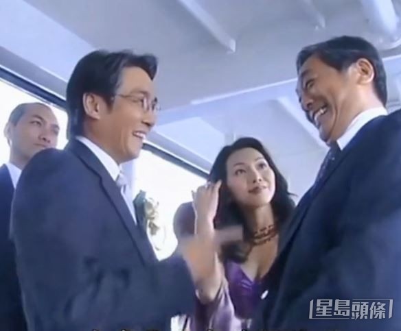 颜仟汶在亚视10个月,曾跟刘松仁、曾江拍过《纵横天下》,饰演要晒事业线的“四姨太”。