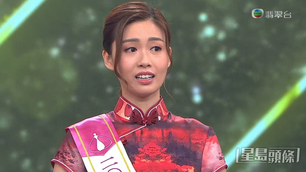 6號李芷晴因拍《愛·回家之開心速遞》中，於劇中飾演香港島大學學生「Fanny」一角而受到注目。
