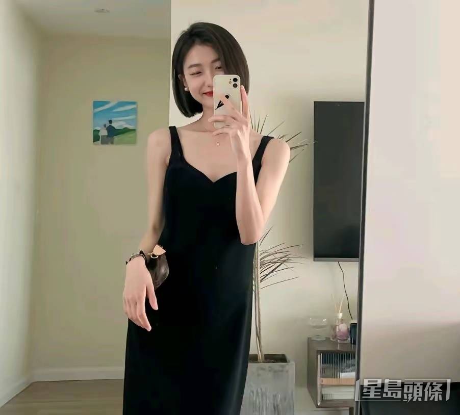 有網民認為閨密的顏值比黃老師更高。
