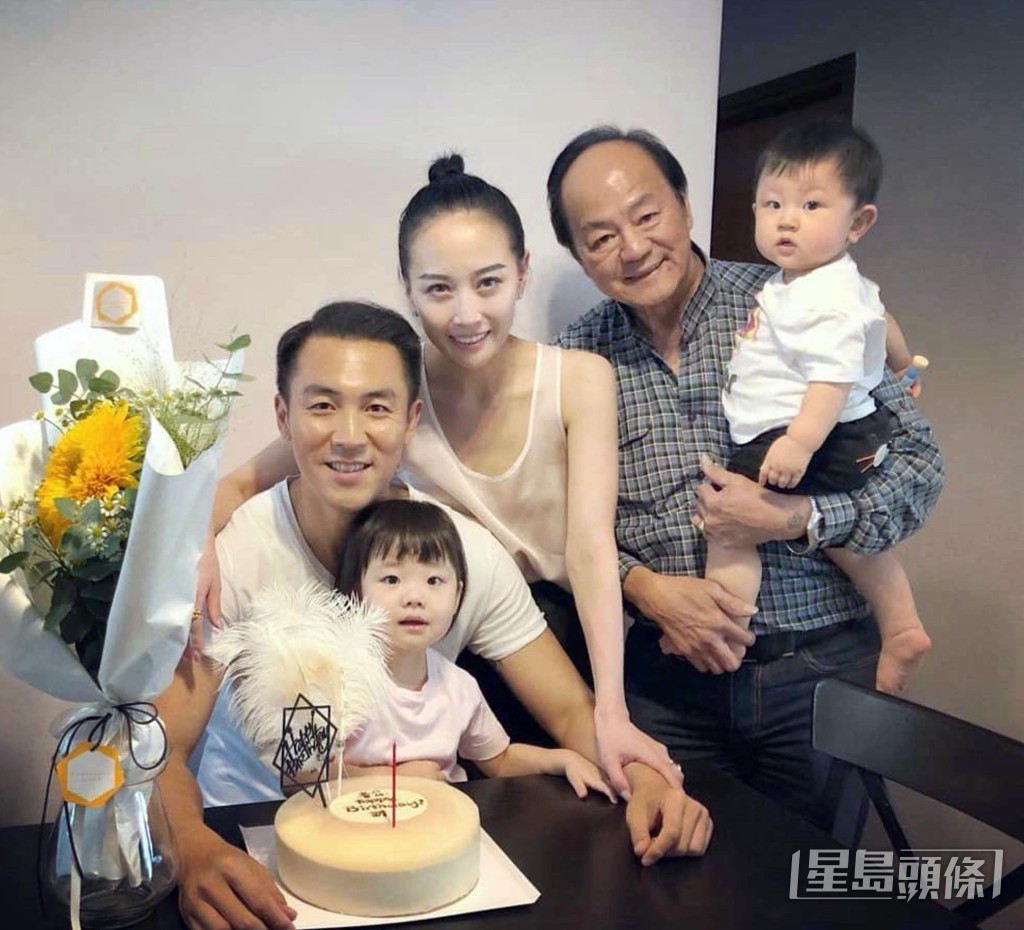 谭俊彦指爸爸有打灯转，但警方称打咗灯别人也未必会让你。