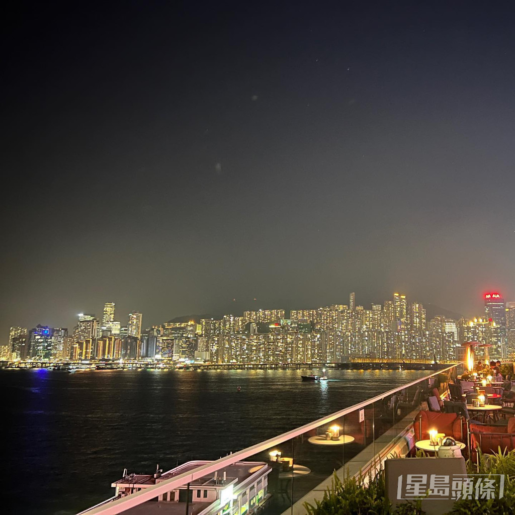 李宰旭在社交網分享香港夜景。