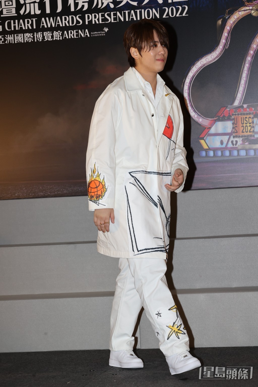 姜涛觉得自己比唔上碧咸。