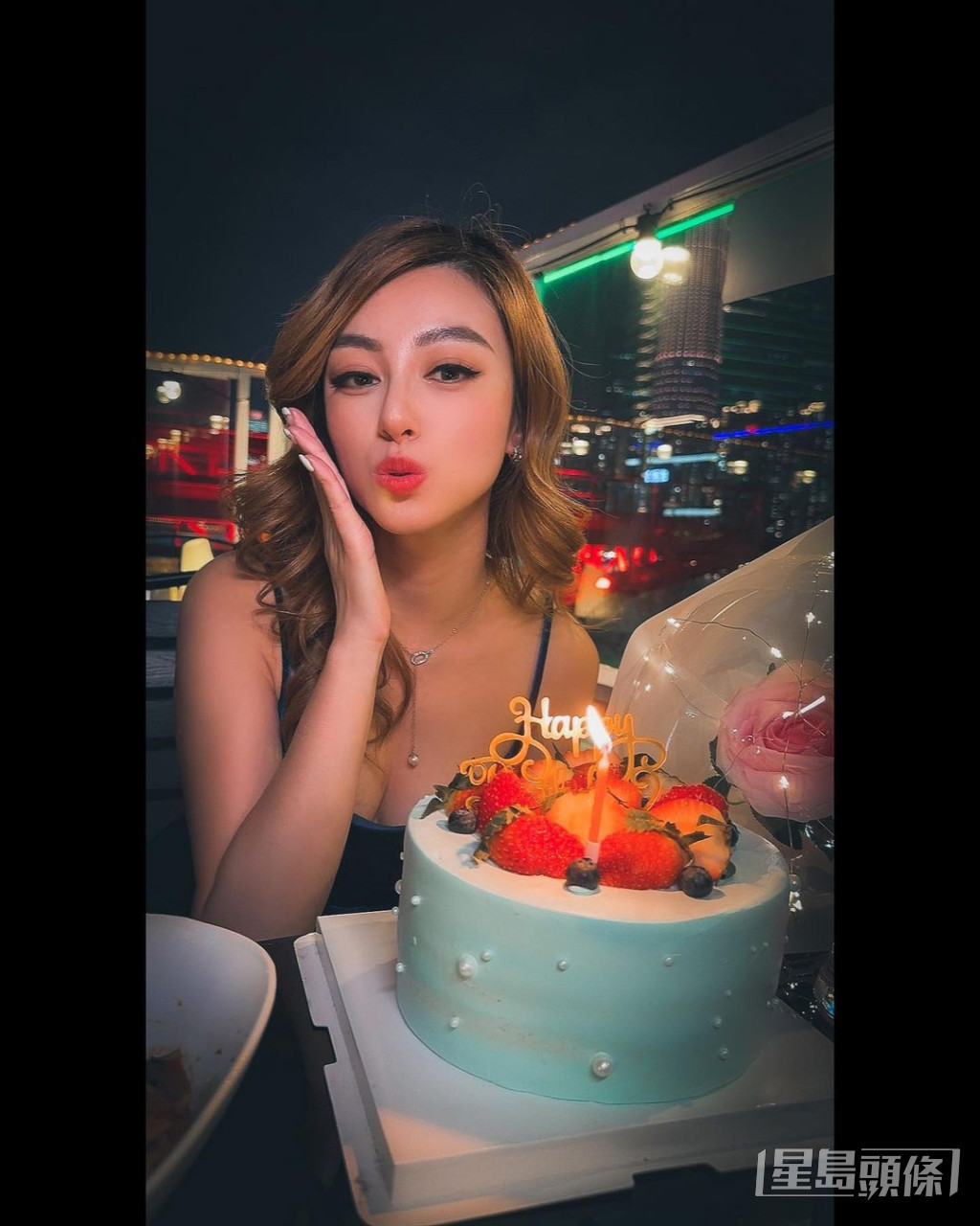 许子萱在今年情人节刚过26岁生日。