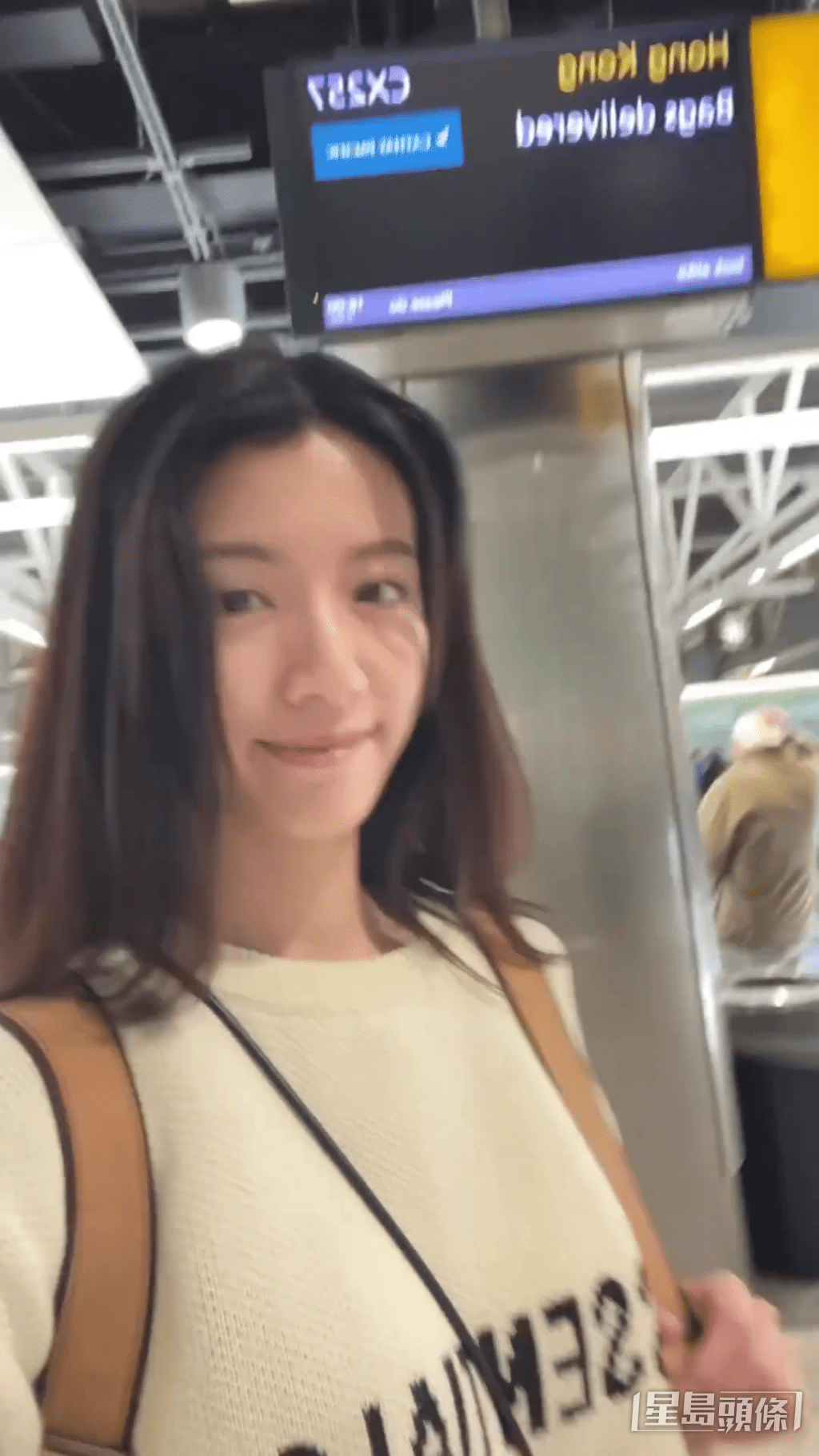 蔡思贝此趟是为旅游节目《贝游英国》到英国取景。