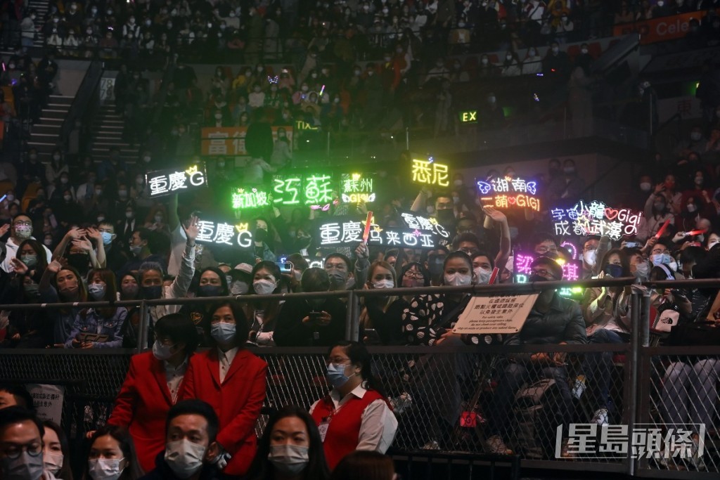 各地Fans都來港支持梁詠琪。